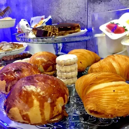 Bourbon House Couette-café Naples