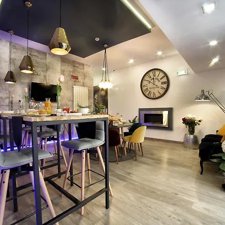 فندق مبيت وإفطار Bourbon House 4*