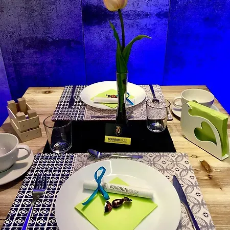 Bourbon House فندق مبيت وإفطار نابولي