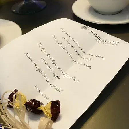 Bourbon House فندق مبيت وإفطار