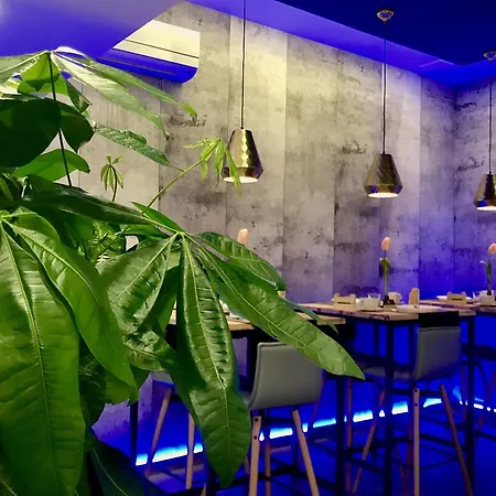 Bourbon House فندق مبيت وإفطار