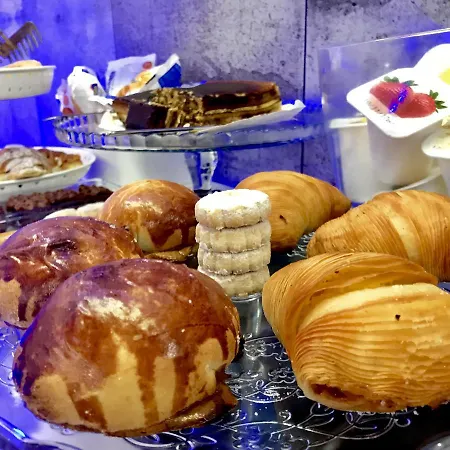 Bourbon House فندق مبيت وإفطار 4*