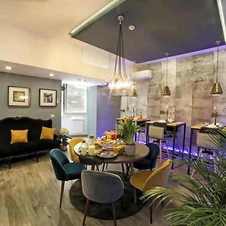 Bourbon House Bed & Breakfast *