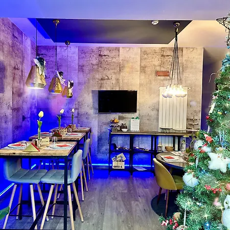 Bourbon House Oda ve Kahvaltı Napoli