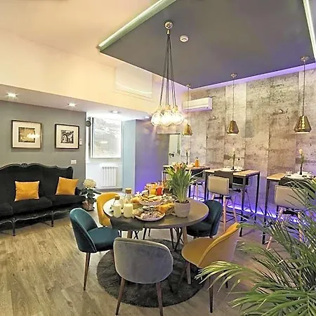 Bourbon House 4*