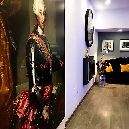 Bourbon House Nocleg ze śniadaniem 4*