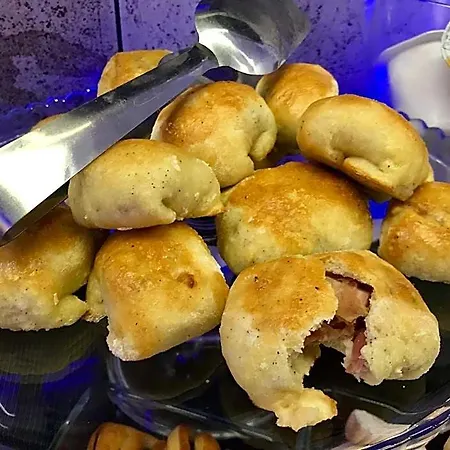 Bourbon House Nocleg ze śniadaniem 4*