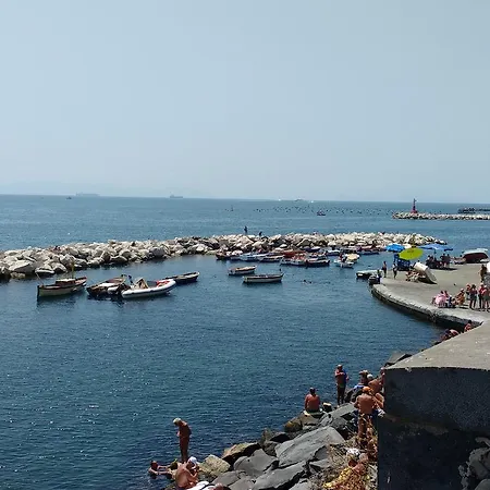 Bourbon House Oda ve Kahvaltı Napoli