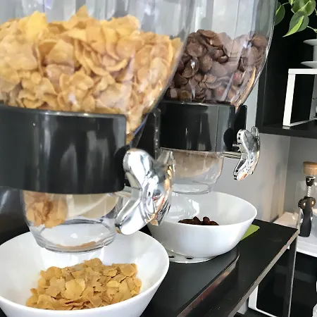 Bourbon House Oda ve Kahvaltı *